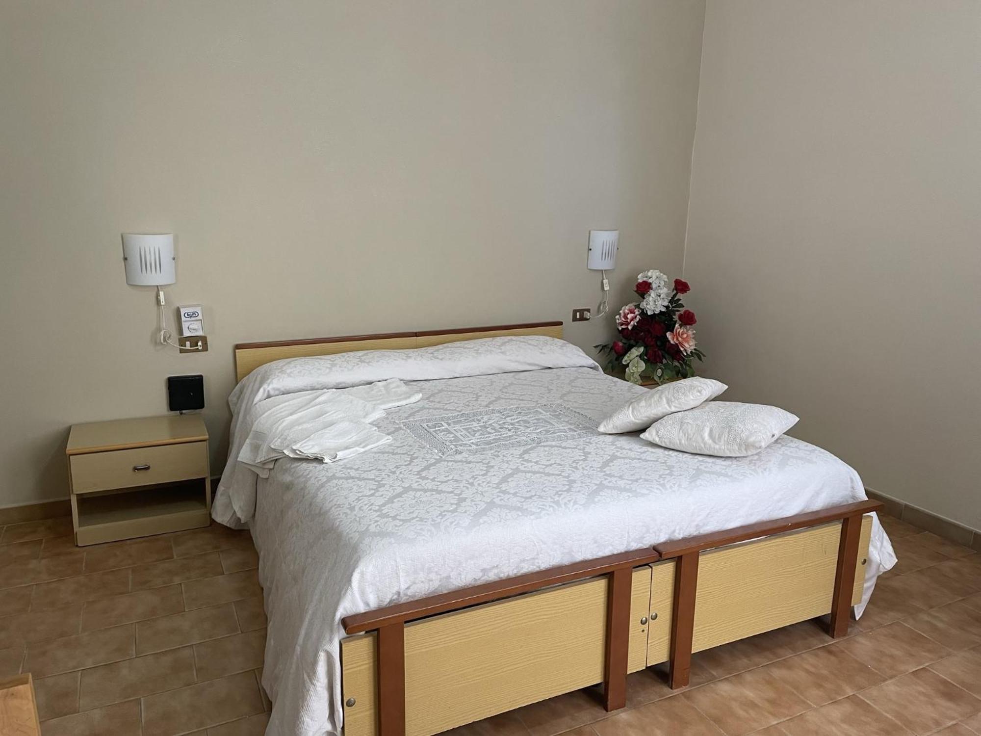 Hotel Park Jonio ستيكاتو الغرفة الصورة